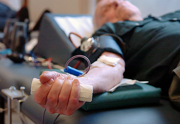 Paul Roupp, 89, of Bangor donates blood to the American Red Cross on Thursday morning, Nov. 26, 2009 in Bangor. (Bangor Daily News/Bridget Brown) Paul Roupp, 89, of Bangor donates blood to the American Red Cross on Thursday morning, Nov. 26, 2009 in Bangor. (Bangor Daily News/Bridget Brown)
