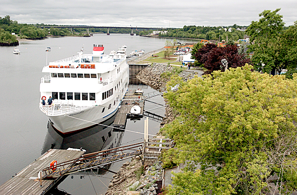 American Glory, a 168-foot cruise ship, docks at the Bangor Harbor on Friday, where it will be departing from every Saturday for a seven-day-cruise along the Maine coast. The cruises continue through September 4. BANGOR DAILY NEWS FILE PHOTO BY LINDA COAN O'KRESIK American Glory, a 168-foot cruise ship, docks at the Bangor Harbor on Friday, where it will be departing from every Saturday for a seven-day-cruise along the Maine coast. The cruises continue through September 4. BANGOR DAILY NEWS FILE PHOTO BY LINDA COAN O'KRESIK