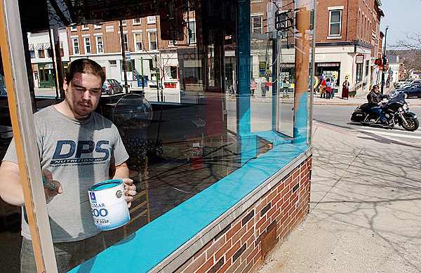 Ron Spear of Belfast paints the interior of Alexia's Pizza in downtown Belfast on Sunday, April 3, 2010 where highs reached the mid-70s over the weekend. BANGOR DAILY NEWS PHOTO BY BRIDGET BROWN Ron Spear of Belfast paints the interior of Alexia's Pizza in downtown Belfast on Sunday, April 3, 2010 where highs reached the mid-70s over the weekend. BANGOR DAILY NEWS PHOTO BY BRIDGET BROWN