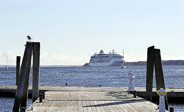 2,400 passengers arrived in Rockland Monday morning after the Jewel of the Seas arrived at about 6 a.m. Camden and Rockland had more than a dozen greeters to assist the visitors. The streets of midcoast downtowns were busier than usual for an October Monday morning. The massive boat docked in Rockland harbor near Owls Head. According to Royal Caribbean, the boat is 962 feet long. BANGOR DAILY NEWS PHOTO BY HEATHER STEEVES 2,400 passengers arrived in Rockland Monday morning after the Jewel of the Seas arrived at about 6 a.m. Camden and Rockland had more than a dozen greeters to assist the visitors. The streets of midcoast downtowns were busier than usual for an October Monday morning. The massive boat docked in Rockland harbor near Owls Head. According to Royal Caribbean, the boat is 962 feet long. BANGOR DAILY NEWS PHOTO BY HEATHER STEEVES