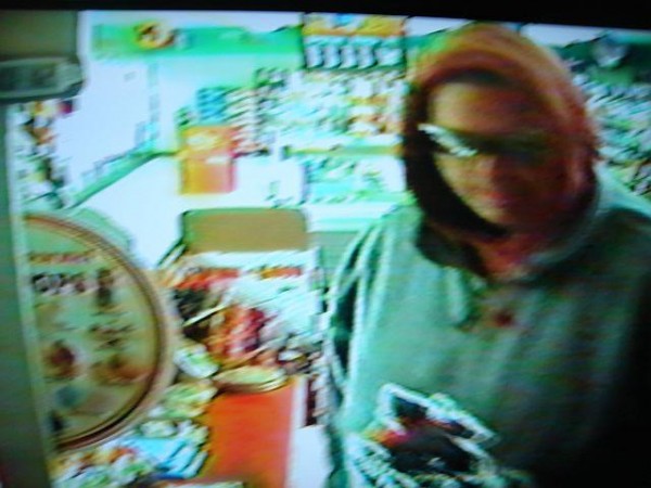 Fairfield police are on the lookout for a man who robbed the Big Apple convenience store early Thursday morning, getting away with an undisclosed amount cash. Anyone with information about the robbery should call the Fairfield Police Department at 453-9321. Fairfield police are on the lookout for a man who robbed the Big Apple convenience store early Thursday morning, getting away with an undisclosed amount cash. Anyone with information about the robbery should call the Fairfield Police Department at 453-9321.