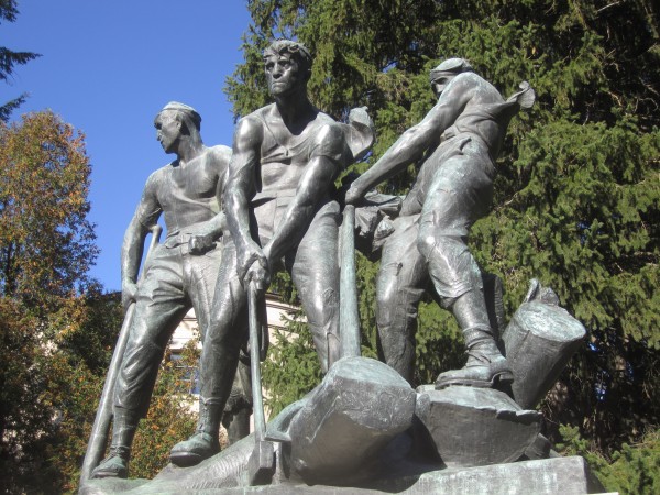 The Peirce Memorial in Bangor, monument commemorating the heroic river drivers of Maine’s history, renowned in some regions as the “Bangor Tigers.” The Peirce Memorial in Bangor, monument commemorating the heroic river drivers of Maine’s history, renowned in some regions as the “Bangor Tigers.”
