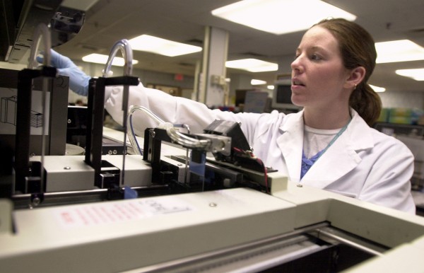 Jennifer Carney operates the Sysmex machine that prepares blood smears at the NorDx lab at Maine Medical Center in Portland in February 2003. Jennifer Carney operates the Sysmex machine that prepares blood smears at the NorDx lab at Maine Medical Center in Portland in February 2003.