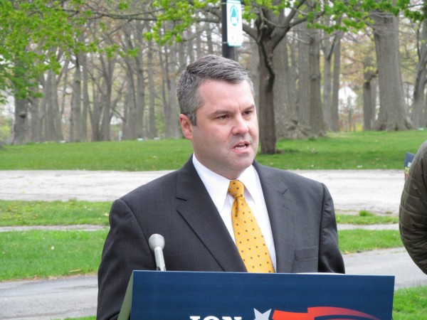 Maine Senate Majority Leader Jon Courtney of Springvale launches his campaign for Congress Thursday, May 3, 2012, during a tour stop at Deering Oaks Park in Portland. Courtney faces Portland mariner Patrick Calder in the Republican primary, the winner of which will challenge Democratic 1st District incumbent Chellie Pingree. Maine Senate Majority Leader Jon Courtney of Springvale launches his campaign for Congress Thursday, May 3, 2012, during a tour stop at Deering Oaks Park in Portland. Courtney faces Portland mariner Patrick Calder in the Republican primary, the winner of which will challenge Democratic 1st District incumbent Chellie Pingree.