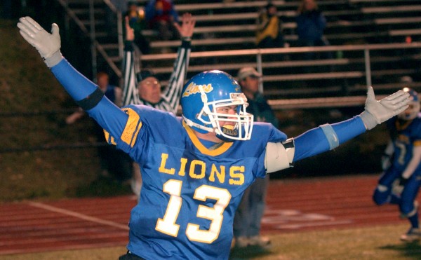 Belfast quarterback Nick Arthers celebrates after scoring a touchdown in his team’s win over Gorham in the Class B state final in 2003. Arthers has been named the new Old Town High football coach. Belfast quarterback Nick Arthers celebrates after scoring a touchdown in his team’s win over Gorham in the Class B state final in 2003. Arthers has been named the new Old Town High football coach.