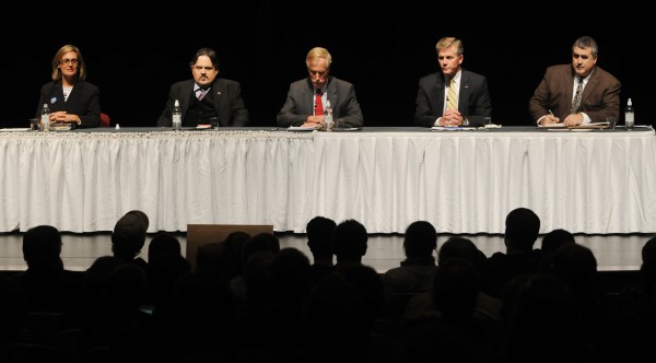 Cynthia Dill (from left), Andrew Dodge, Angus King, Charlie Summers and Steve Woods line the Gracie stage on the Husson University campus on Wednesday, Oct. 17, 2012. Cynthia Dill (from left), Andrew Dodge, Angus King, Charlie Summers and Steve Woods line the Gracie stage on the Husson University campus on Wednesday, Oct. 17, 2012.