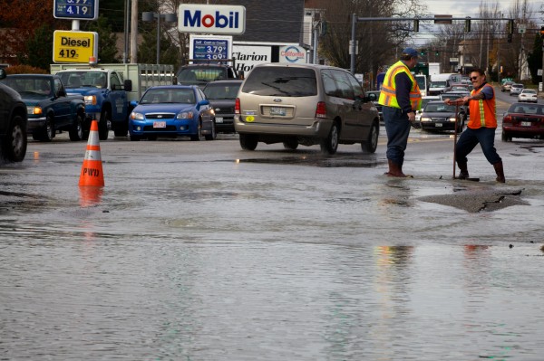 Portland Water District workmen close a valve near a water main break on outer Congress Street in Portland on Friday, Nov. 2, 2012. Traffic is expected to be snarled for the rest of the day while it is repaired. Portland Water District workmen close a valve near a water main break on outer Congress Street in Portland on Friday, Nov. 2, 2012. Traffic is expected to be snarled for the rest of the day while it is repaired.