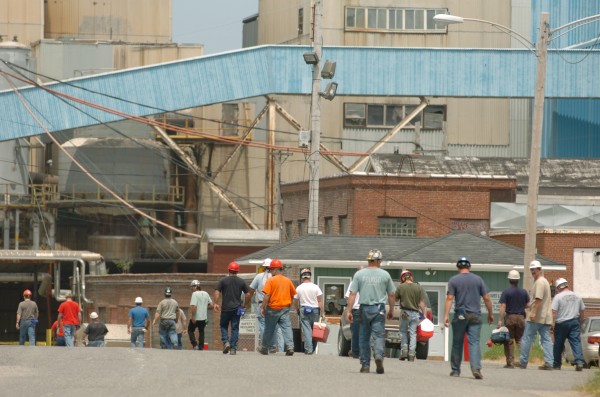 Millworkers return to the Lincoln Paper and Tissue mill in Lincoln after a lunch break. Millworkers return to the Lincoln Paper and Tissue mill in Lincoln after a lunch break.