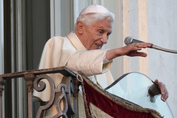 Pope Benedict XVI waves as he appears for the last time at the balcony of his summer residence in Castelgandolfo, south of Rome, February 28, 2013. Pope Benedict XVI waves as he appears for the last time at the balcony of his summer residence in Castelgandolfo, south of Rome, February 28, 2013.