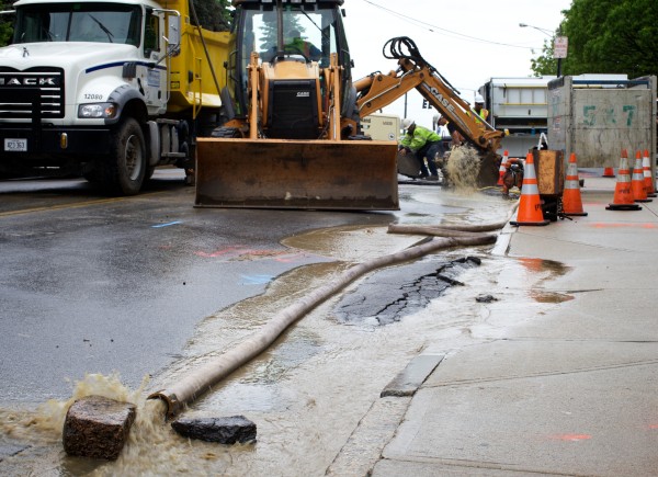 Michelle Clements of the Portland Water District said traffic is reduced to one lane on Pearl Street between Middle and Newbury Streets after a water main break on Pearl Street in Portland caused the federal court house to shut down for the day. Michelle Clements of the Portland Water District said traffic is reduced to one lane on Pearl Street between Middle and Newbury Streets after a water main break on Pearl Street in Portland caused the federal court house to shut down for the day.