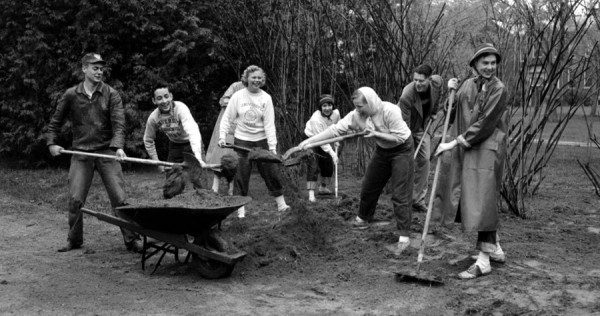 One of the many Maine Day projects held on the University of Maine campus on Wednesday, May 13, 1953 was general work around the home of President Arthur A. Hauck. Volunteering with this particular group are (from left) John Pulsifer, East Harpswell; Bob Parker, White Plains, N.Y.; Lois Flood, Framingham, Mass.; Carol Loud, Waterville; Anne Burns, Sudbury, Mass.; Elliott Barker II, Waterville; and Sally Gay, Lexington, Mass. One of the many Maine Day projects held on the University of Maine campus on Wednesday, May 13, 1953 was general work around the home of President Arthur A. Hauck. Volunteering with this particular group are (from left) John Pulsifer, East Harpswell; Bob Parker, White Plains, N.Y.; Lois Flood, Framingham, Mass.; Carol Loud, Waterville; Anne Burns, Sudbury, Mass.; Elliott Barker II, Waterville; and Sally Gay, Lexington, Mass.