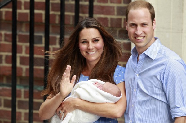 Britain's Prince William and his wife Catherine, Duchess of Cambridge appear with their baby son, outside the Lindo Wing of St Mary's Hospital, in central London July 23, 2013. Britain's Prince William and his wife Catherine, Duchess of Cambridge appear with their baby son, outside the Lindo Wing of St Mary's Hospital, in central London July 23, 2013.