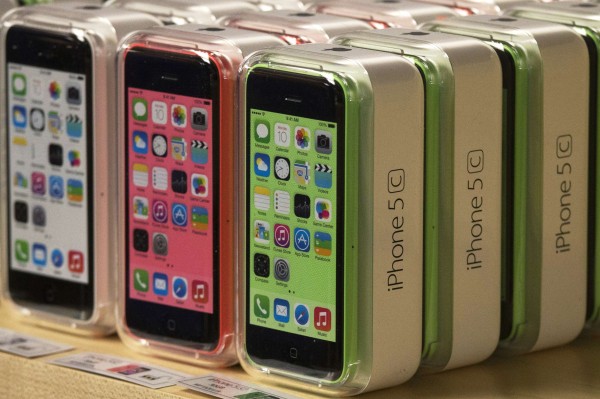 Apple iPhone 5C phones are pictured at the Apple retail store on Fifth Avenue in Manhattan, New York in this Sept. 20, 2013 file photo. Apple iPhone 5C phones are pictured at the Apple retail store on Fifth Avenue in Manhattan, New York in this Sept. 20, 2013 file photo.