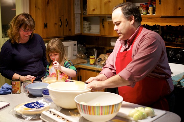 From left, Paula Matlins and Hannah, 4, make pumpkin pie for Thanksgiving while Drew Matlins, right, makes potato latkes for Hanukkah Wednesday evening at their home in Bangor. The Matlins talk about how they're handling the confluence of Hanukkah and Thanksgiving this year as start of Hanukkah is the day before Thanksgiving. From left, Paula Matlins and Hannah, 4, make pumpkin pie for Thanksgiving while Drew Matlins, right, makes potato latkes for Hanukkah Wednesday evening at their home in Bangor. The Matlins talk about how they're handling the confluence of Hanukkah and Thanksgiving this year as start of Hanukkah is the day before Thanksgiving.