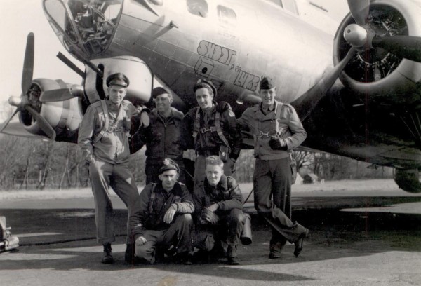 Tech. Sgt. Lyman Blackwell (kneeling, right) poses in front of a B-17 with some of his fellow crew members. Blackwell was on his way to bomb Germany in the closing years of World War II when his crew was stranded in Bangor around Christmastime due to ice. Bangor residents threw the crew a party on Christmas Even, and Blackwell to this days calls it one of the best Christmases he ever had. Tech. Sgt. Lyman Blackwell (kneeling, right) poses in front of a B-17 with some of his fellow crew members. Blackwell was on his way to bomb Germany in the closing years of World War II when his crew was stranded in Bangor around Christmastime due to ice. Bangor residents threw the crew a party on Christmas Even, and Blackwell to this days calls it one of the best Christmases he ever had.