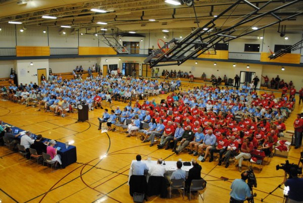 More than 400 people gathered at the South Portland Community Center gymnasium Wednesday night, when the City Council gave preliminary approval to legislation that would ban tar sands from the city's waterfront. More than 400 people gathered at the South Portland Community Center gymnasium Wednesday night, when the City Council gave preliminary approval to legislation that would ban tar sands from the city's waterfront.
