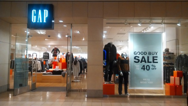 gap in the mall