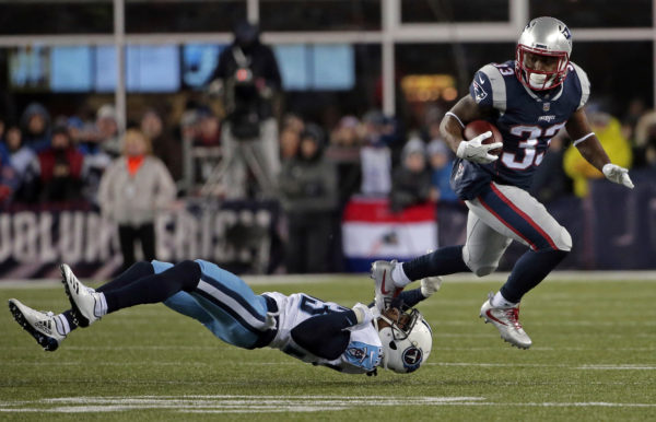 Brady, Pats take 14-7 lead over Titans Brady, Pats take 14-7 lead over Titans