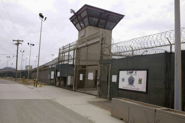 Trump signs executive order to keep Guantanamo Bay open Trump signs executive order to keep Guantanamo Bay open