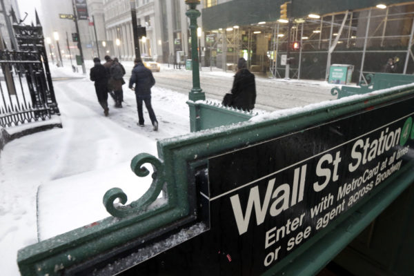 Partial rollback of financial reform law on track to pass Senate