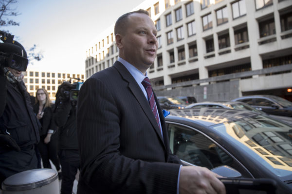 Ex-Trump campaign aide appears in court with Mueller subpoena Ex-Trump campaign aide appears in court with Mueller subpoena