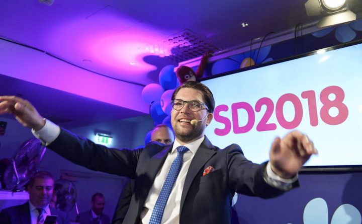 Swedish centre-right pushes for power after election deadlock