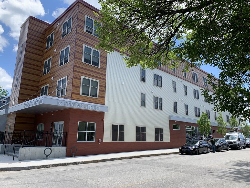 Tenants Of Federally Subsidized Auburn Complex Barred From Using Window Ac Units