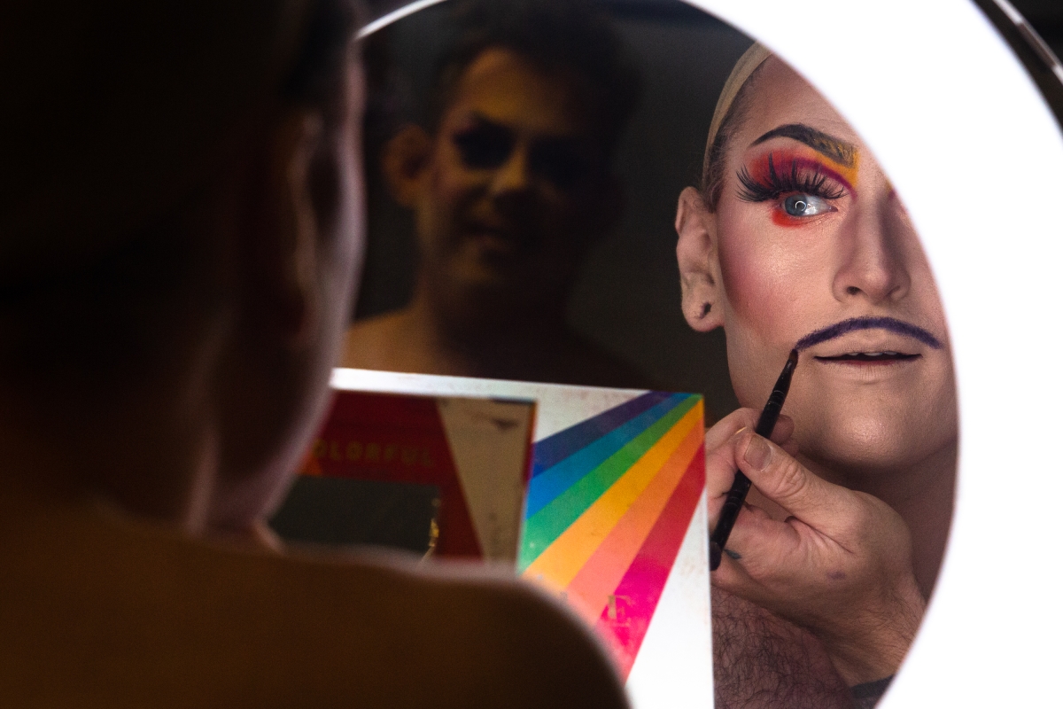 ‘Curbside Queens’ deliver Maine drag show right to your door