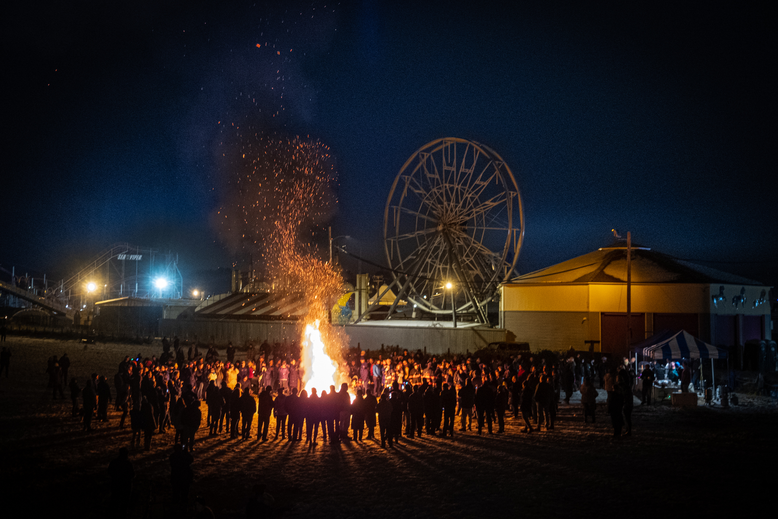 2022 Christmas Eve Old Orchard Beach Maine Christmas Tree Bonfire And Fireworks Ring In The New Year On This Maine  Beach