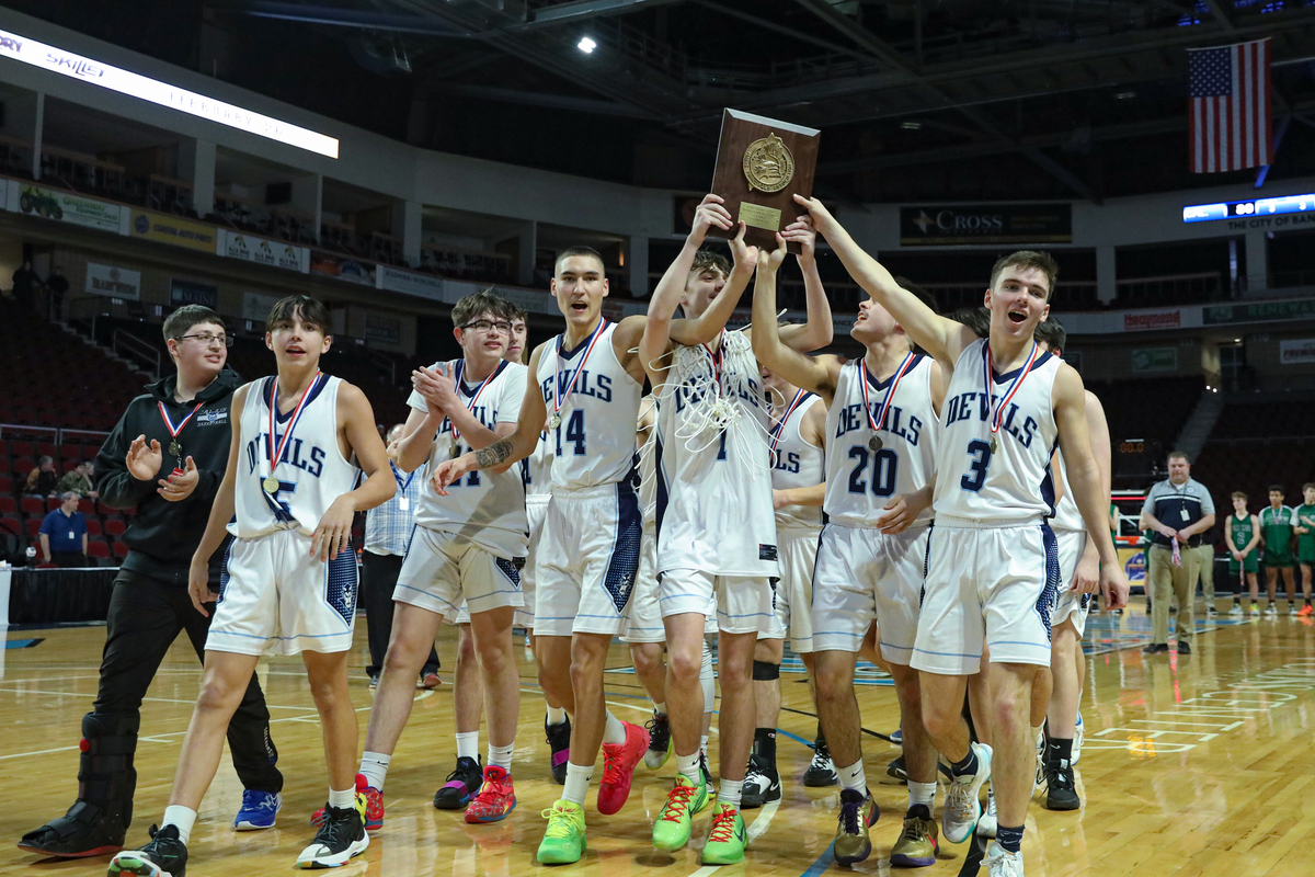 Many Maine high school basketball title games moved ahead of weekend storm