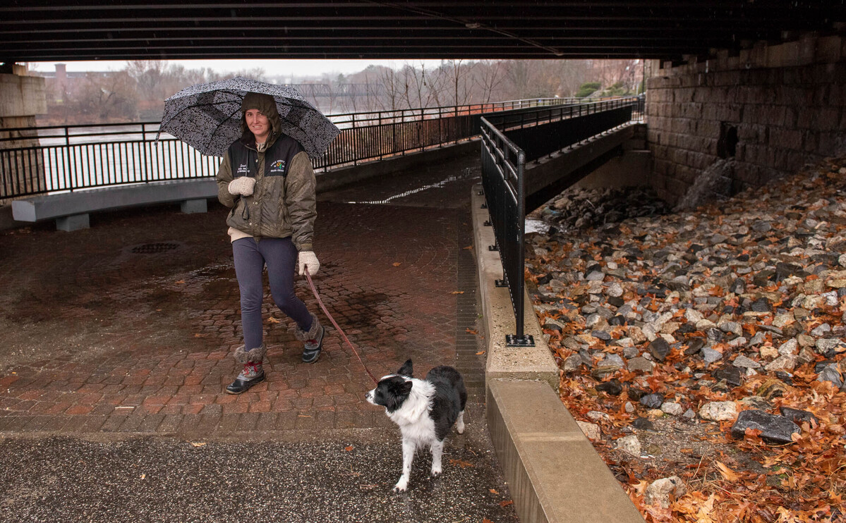 Light snow, rain and warmer temps are on tap for Maine this weekend