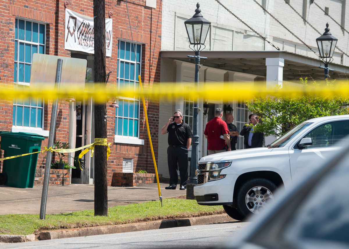 Alabama police searching for clues in shooting that killed 4 TrendRadars
