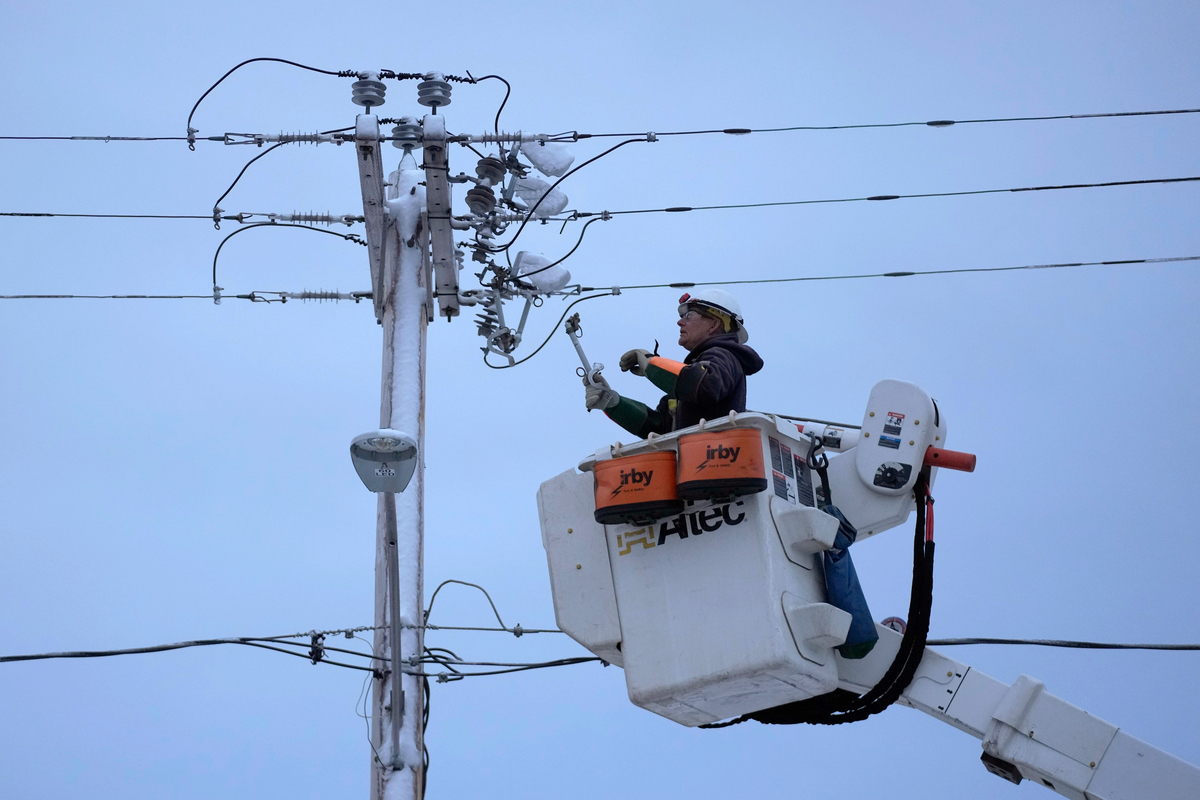 Nearly 13,000 remain without power after strong winds hammer Maine