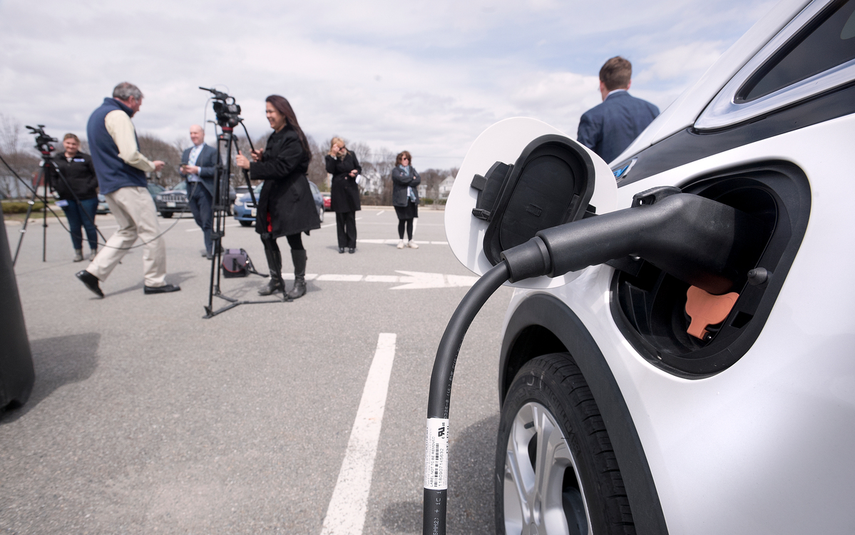 4 new electric vehicle charging stations installed in Bangor and Newport