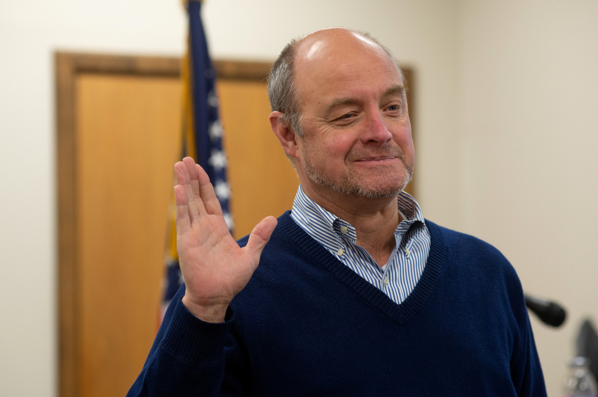 Ethics questions prompt calls for resignation of Penobscot County