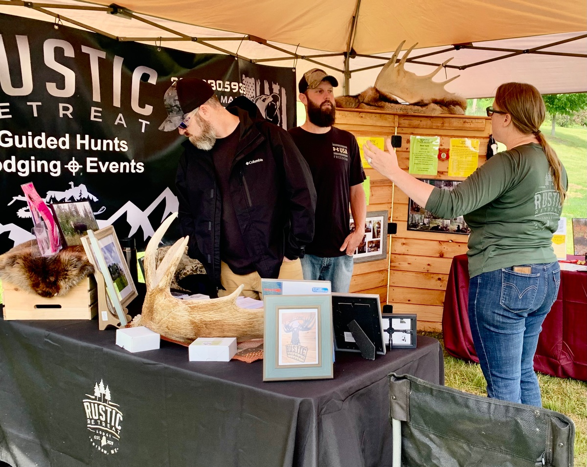 Now's the time to book a Maine moose hunting guide - Vimarsana News