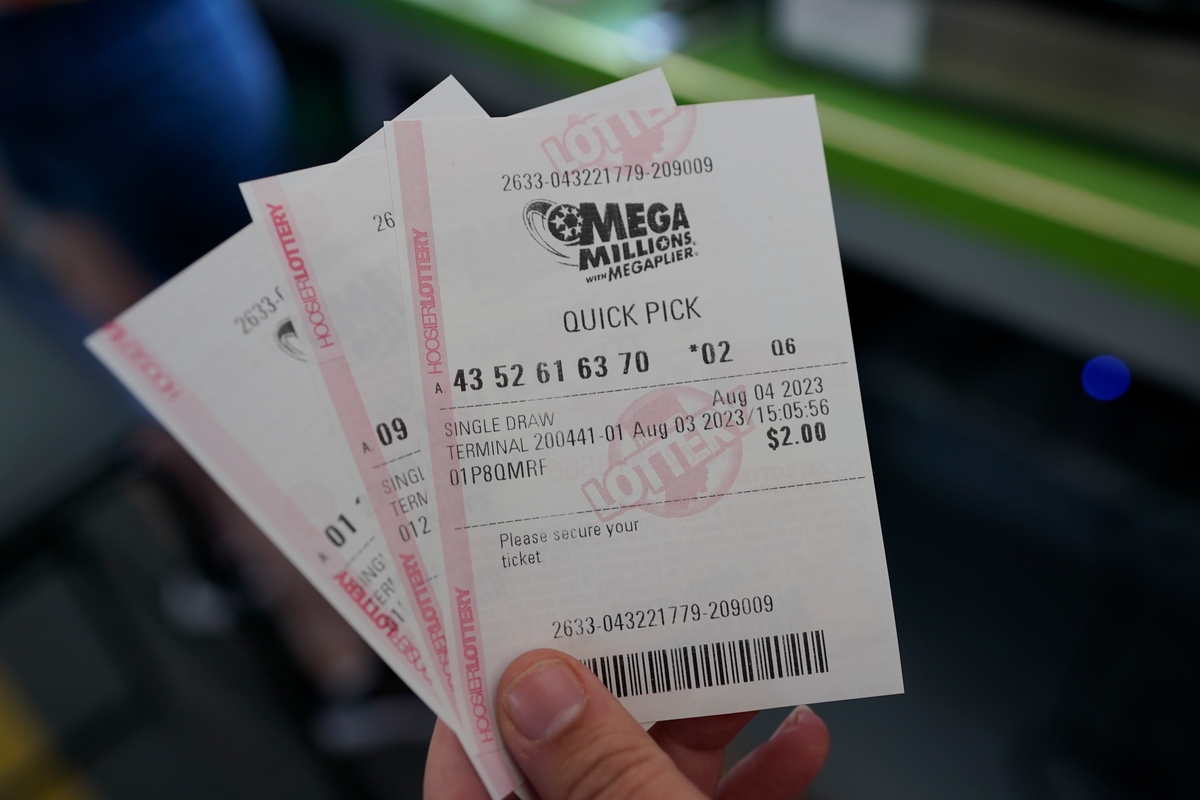 $1.58 billion Mega Millions jackpot is 3rd-largest in US history