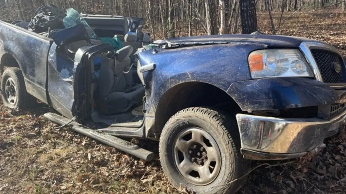 Man dies after pickup truck veers off road into ditch in Athens