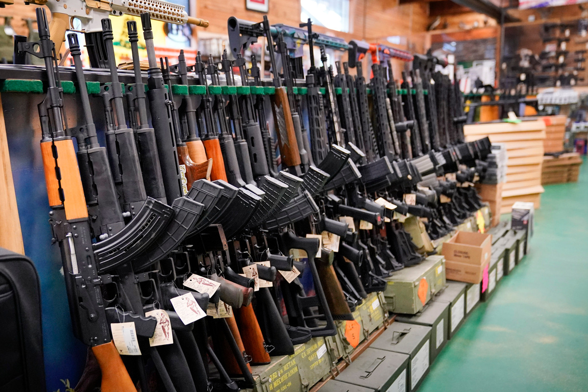 Maine lawmakers call on Cabela's and Kittery Trading Post to stop selling 'assault rifles'