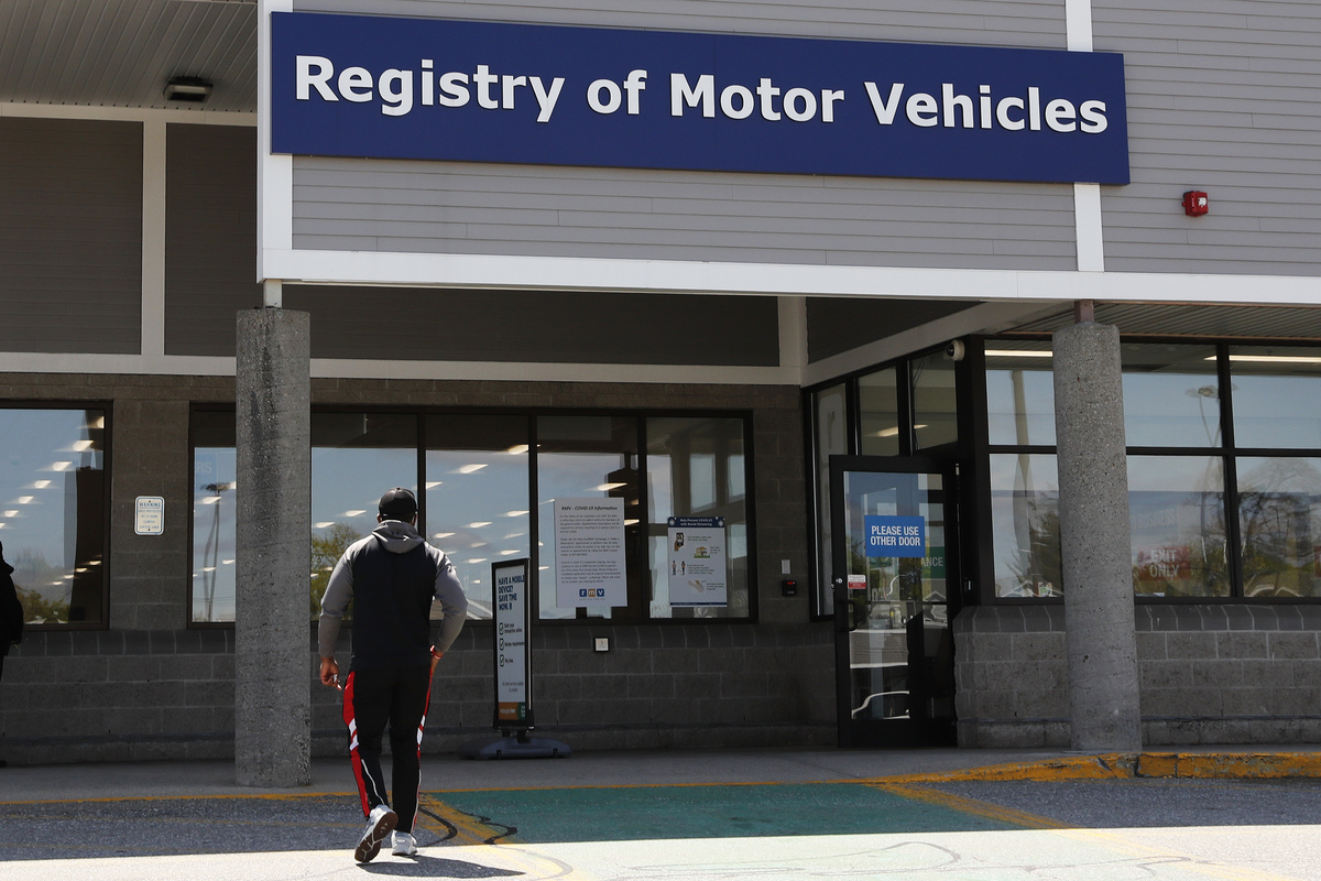 Maine cop’s ICE arrest sparks debate over Massachusetts’ law allowing noncitizen driver’s licenses