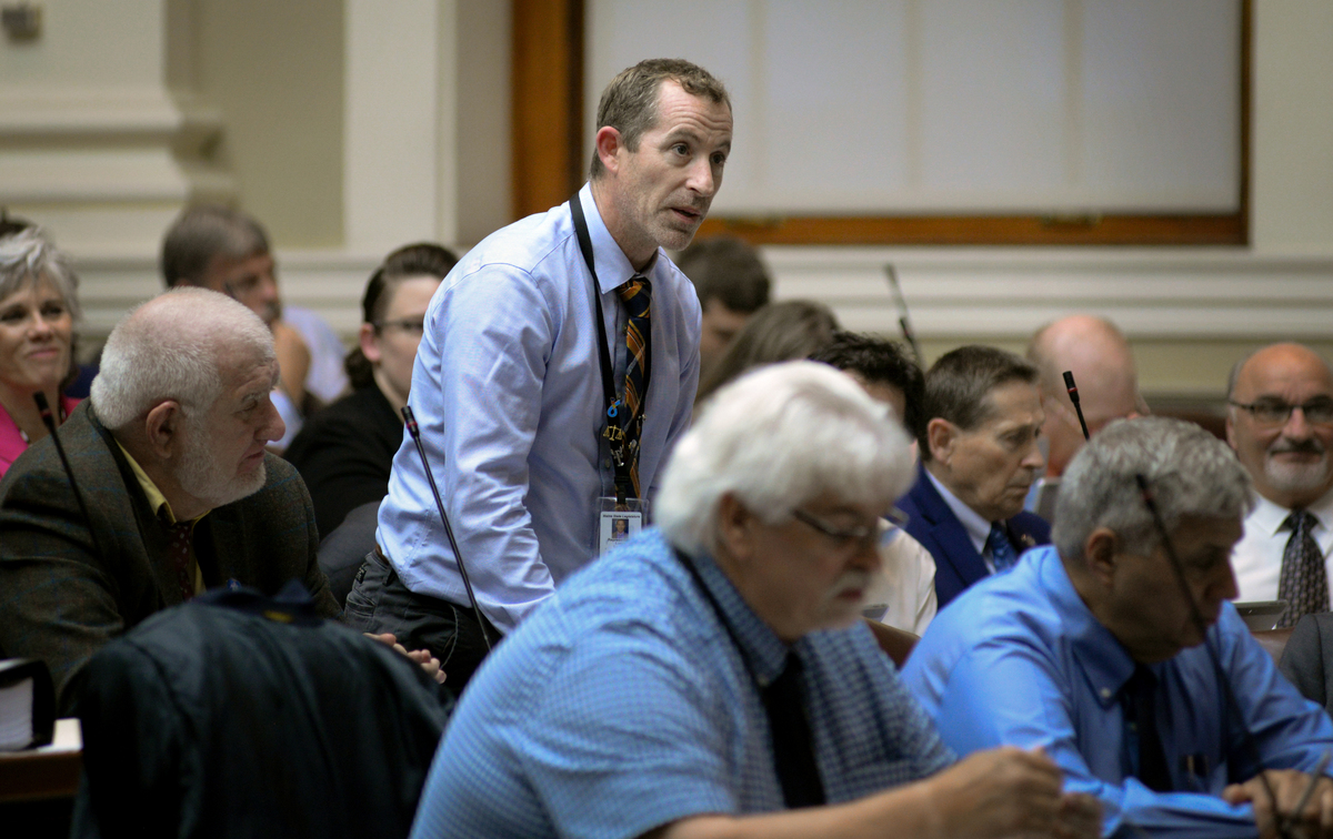 Maine lawmaker’s initial choice to represent himself delays his domestic violence case