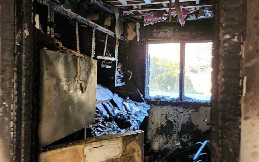 2 cats die in Eddington apartment building fire
