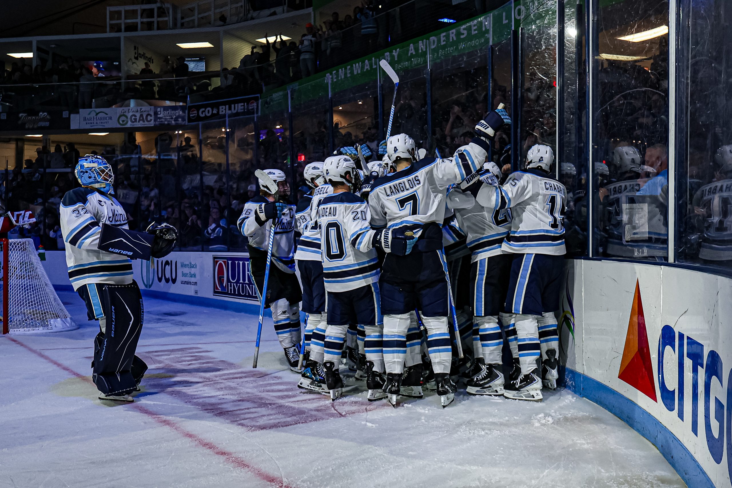 UMaine hockey erupts for 8 goals to sweep Boston University