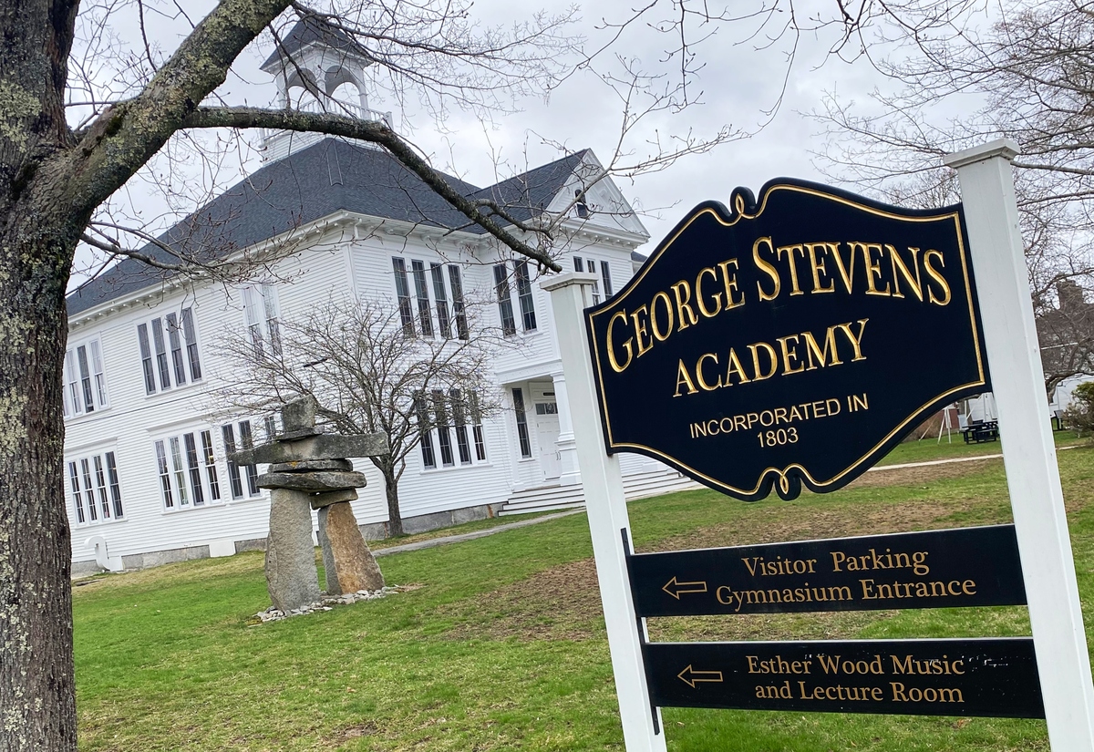 Blue Hill school to boost tech programs with $200K donation