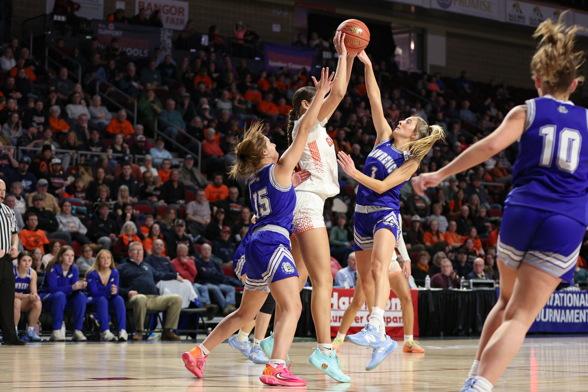 It’s almost like this central Maine basketball duo can read each other’s minds