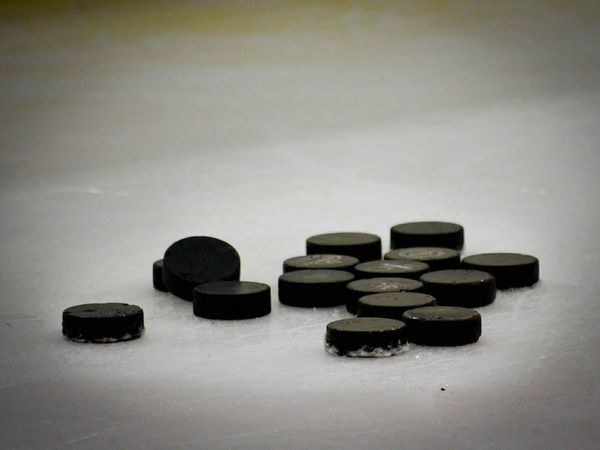 Maine high school hockey team done for year after leaving ice mid-game, will appeal 2-year ban