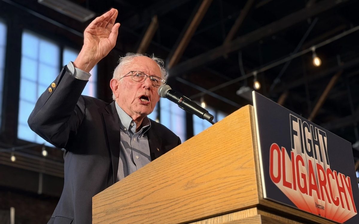 Image for Bernie Sanders rallies support for Platner in Portland