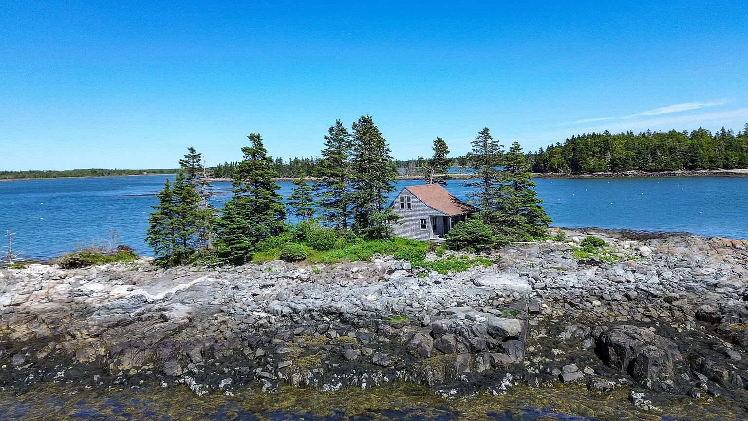 These are the tiniest Maine homes on the market right now