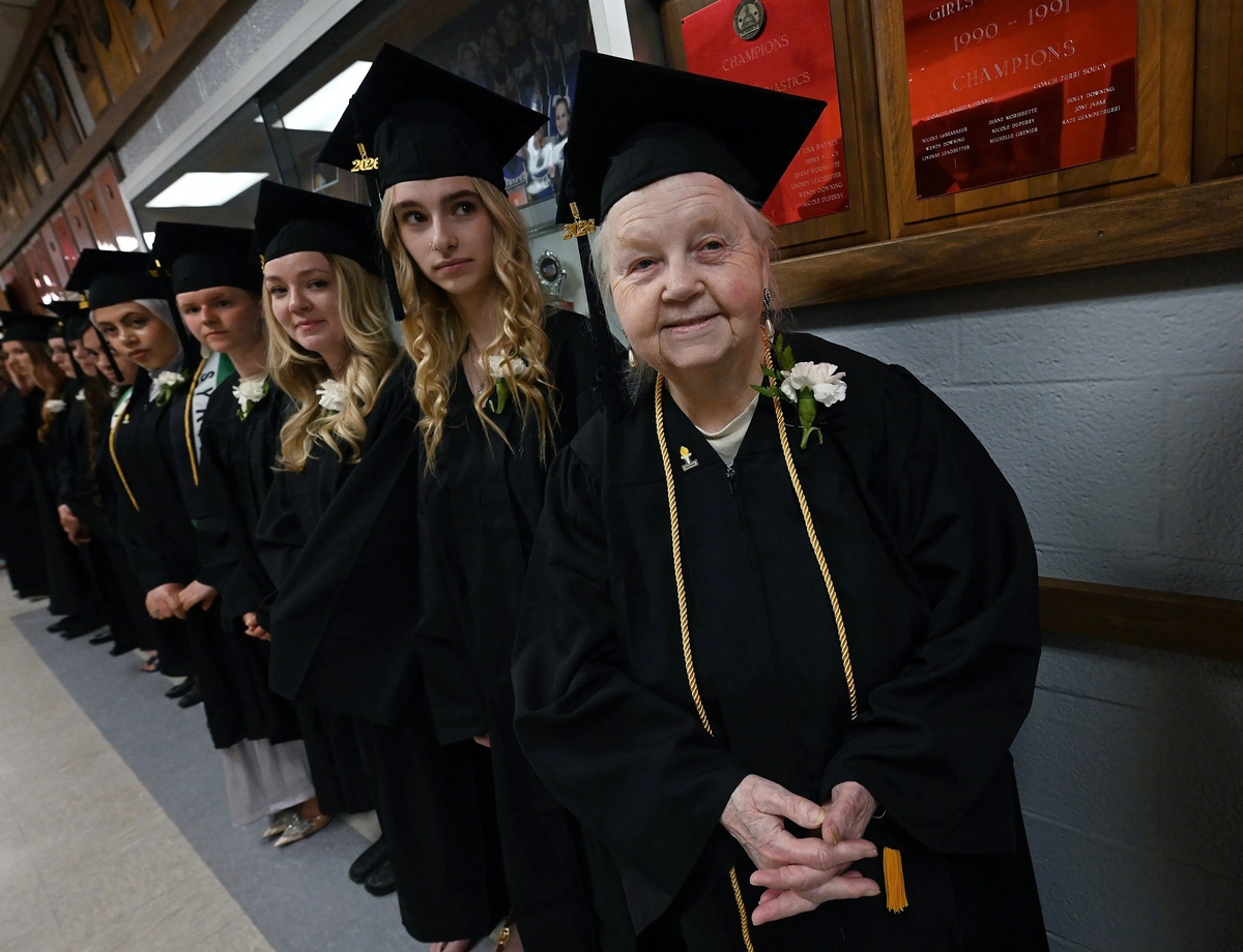 77-year-old Maine woman earns her diploma after leaving school at 11