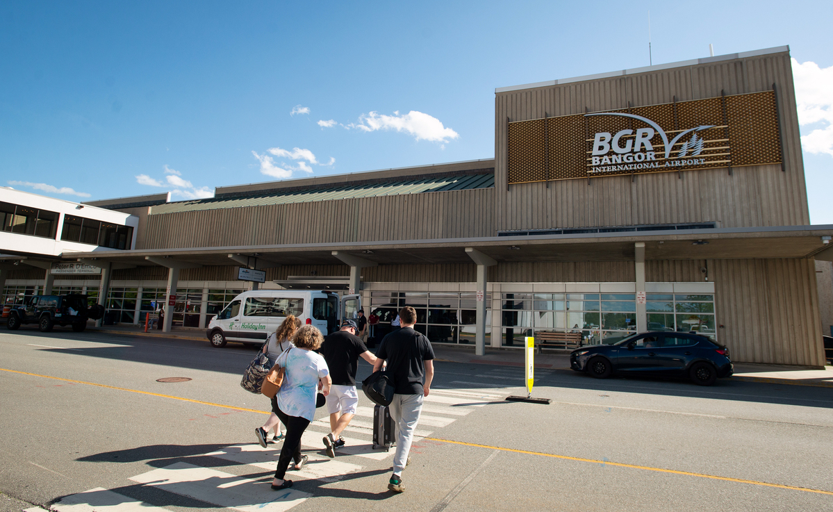 Bangor airport runway closed after plane makes emergency landing